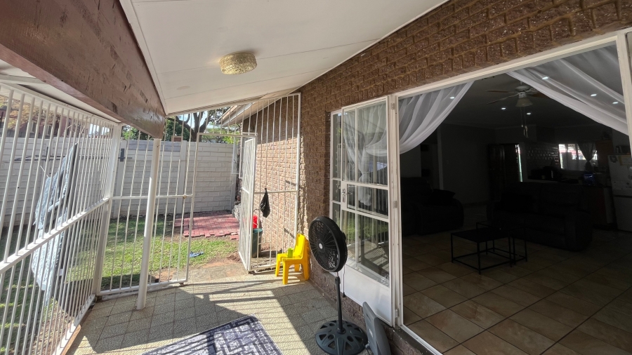2 Bedroom Property for Sale in Rustenburg Central North West